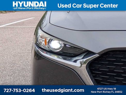 Used 2021 MAZDA MAZDA3 s FWD image 9