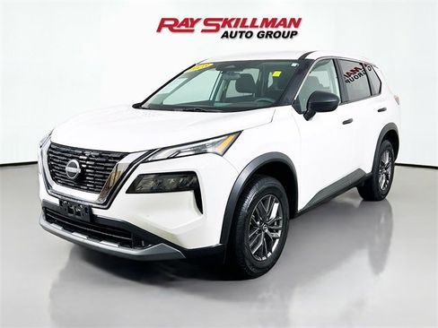 Used 2023 Nissan Rogue S image 3