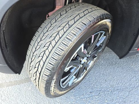 New 2026 Chevrolet Traverse LT w/ Sun and Wheel Package FWD image 34