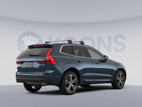 Used 2021 Volvo XC60 T5 Momentum w/ Premium Package image 4
