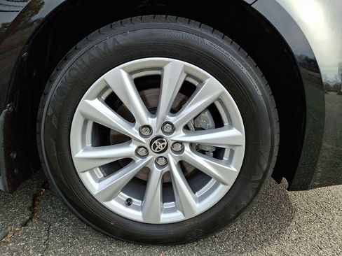 Certified 2025 Toyota Corolla SE image 12