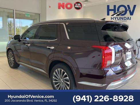 Used 2024 Hyundai Palisade Calligraphy FWD image 5