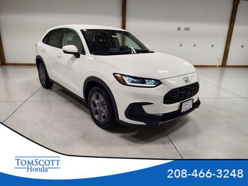 New 2026 Honda HR-V LX image 1