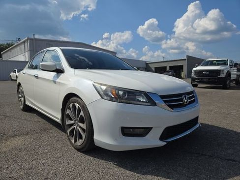 Used 2015 Honda Accord Sport image 2