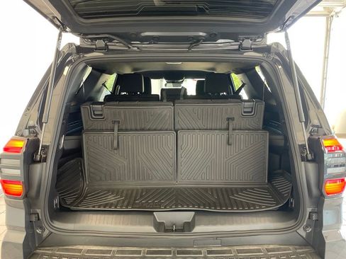 Used 2025 Toyota 4Runner SR5 AWD/4WD image 15
