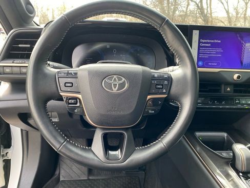 Used 2025 Toyota Crown Platinum image 26