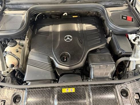 Used 2024 Mercedes-Benz GLS 450 4MATIC image 32