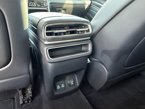 Used 2025 Genesis GV80 2.5T Standard image 12