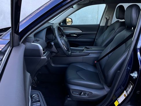 Used 2025 Toyota Grand Highlander FWD image 10