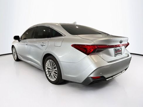 Used 2019 Toyota Avalon Limited w/ Advanced Safety Package FWD image 3