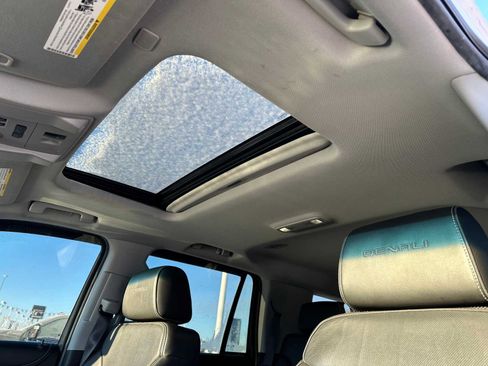 Used 2017 GMC Yukon Denali image 23
