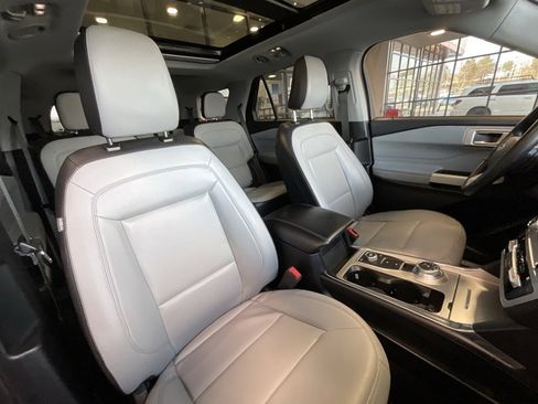 Used 2021 Ford Explorer XLT w/ Equipment Group 202A image 20