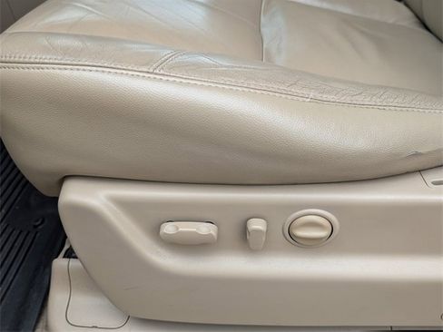 Used 2011 Chevrolet Suburban LT w/ Luxury Package image 13