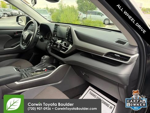 Used 2022 Toyota Highlander LE AWD/4WD image 14