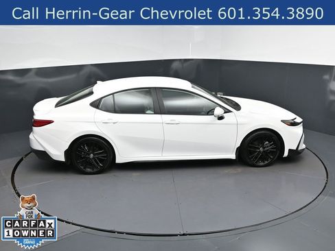 Used 2025 Toyota Camry SE w/ Convenience Package FWD image 36