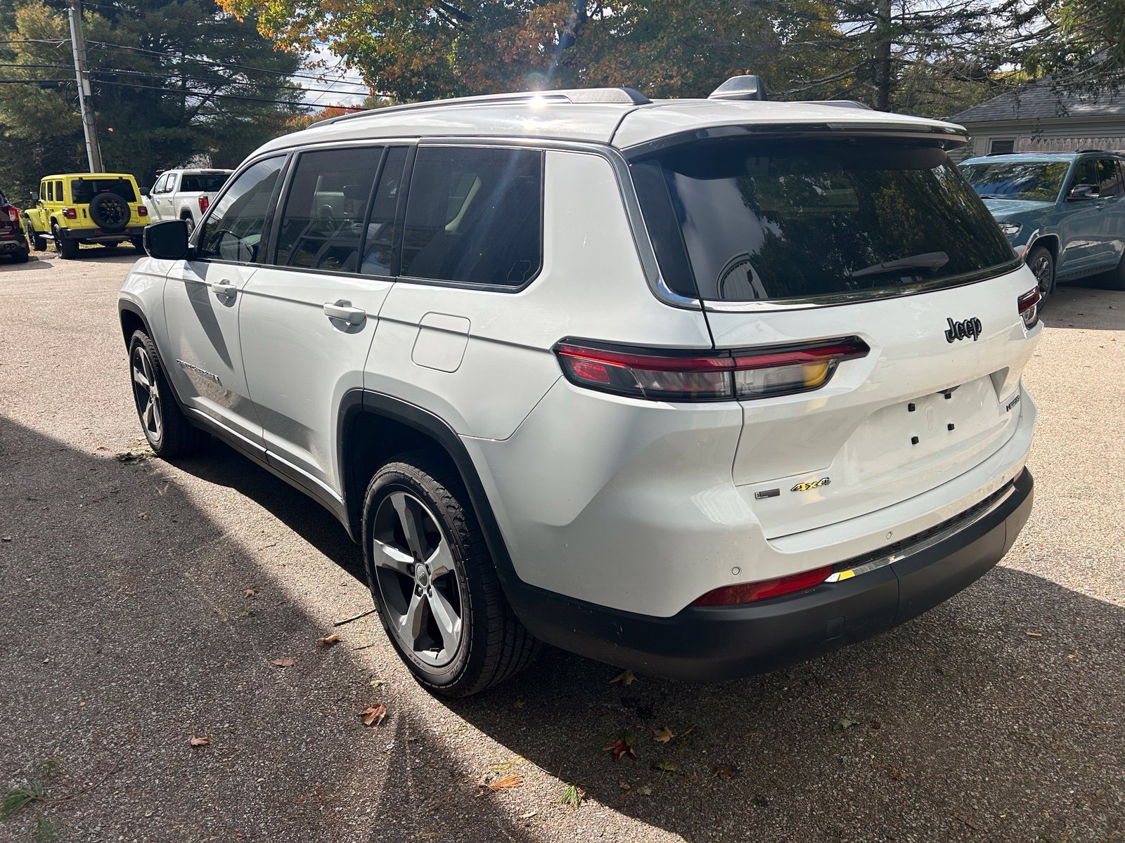 Used 2021 Jeep Grand Cherokee L Limited w/ Trailer Tow Group (B) AWD/4WD image 8