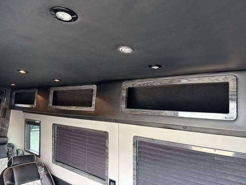 Used 2016 Mercedes-Benz Sprinter 3500 image 36