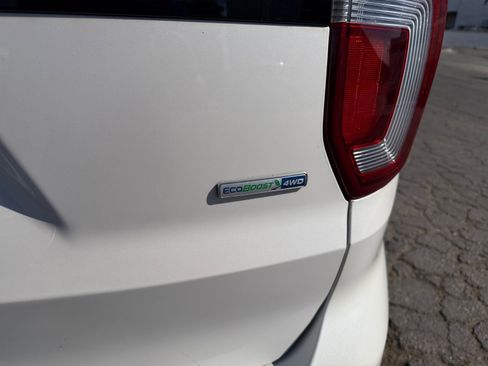 Used 2017 Ford Explorer Sport w/ Equipment Group 401A AWD/4WD image 30
