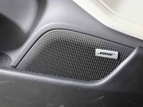 Used 2021 Porsche Taycan 4S image 17