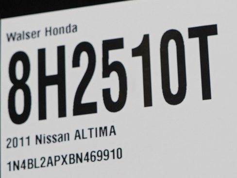 Used 2011 Nissan Altima 3.5 SR w/ 3.5SR Premium Pkg image 28