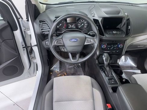 Used 2019 Ford Escape SE image 16