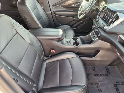 Used 2024 GMC Terrain SLT image 15