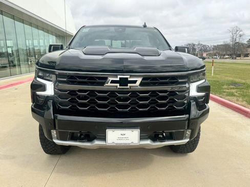 Used 2025 Chevrolet Silverado 1500 ZR2 w/ Technology Package image 8