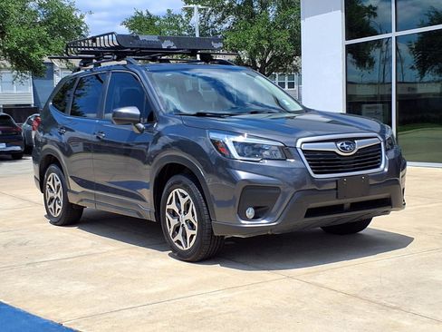 Used 2021 Subaru Forester Premium AWD/4WD image 2