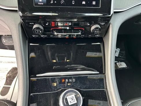 New 2025 Jeep Grand Cherokee L Altitude image 19