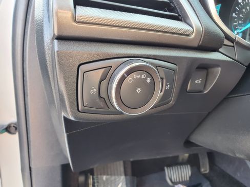 Used 2018 Ford Fusion SE FWD image 13