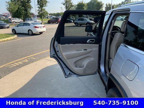 Used 2017 Jeep Grand Cherokee Limited w/ Luxury Group II AWD/4WD image 15