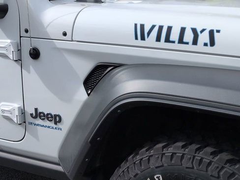 Used 2023 Jeep Wrangler Unlimited w/ Cold Weather Group AWD/4WD image 14