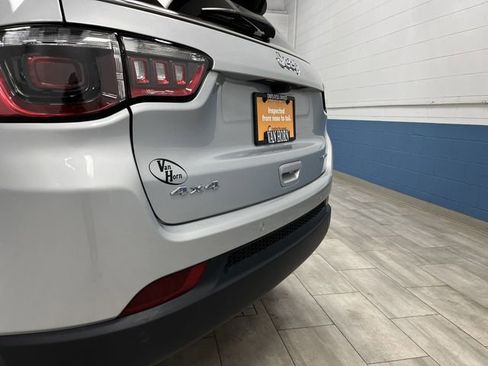 Certified 2024 Jeep Compass Limited image 31