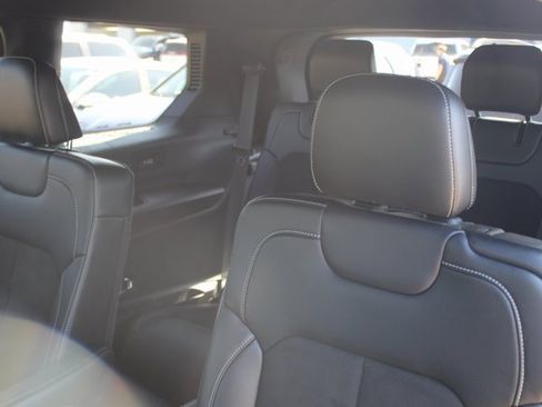 Used 2022 Jeep Grand Cherokee L Laredo image 26