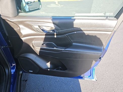 Used 2023 GMC Acadia SLT w/ Elevation Edition image 32