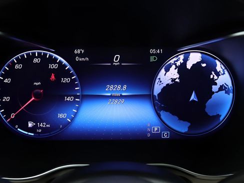 Used 2022 Mercedes-Benz GLC 300 4MATIC image 11