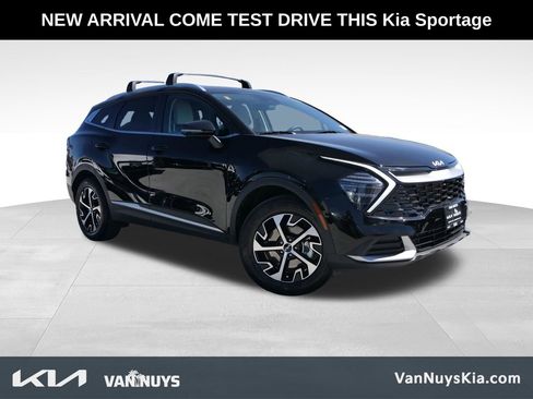 Used 2025 Kia Sportage EX image 1