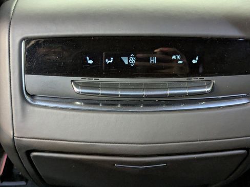 Certified 2022 Cadillac Escalade Sport Platinum w/ Heavy-Duty Trailer Package image 19