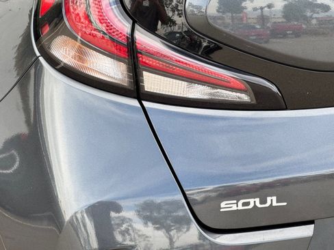 Used 2023 Kia Soul LX image 24