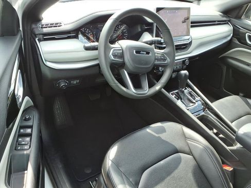 Used 2025 Jeep Compass Limited AWD/4WD image 18