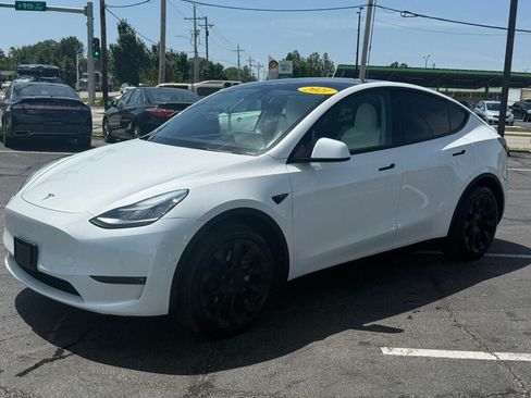 Used 2021 Tesla Model Y Long Range AWD/4WD image 7