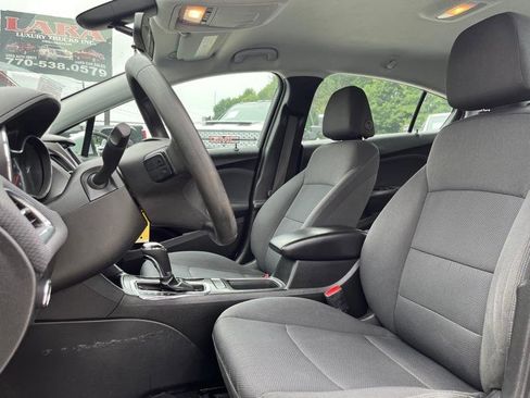 Used 2019 Chevrolet Cruze LT FWD image 9