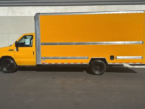 Certified 2022 Ford E-350 and Econoline 350 Super Duty image 5