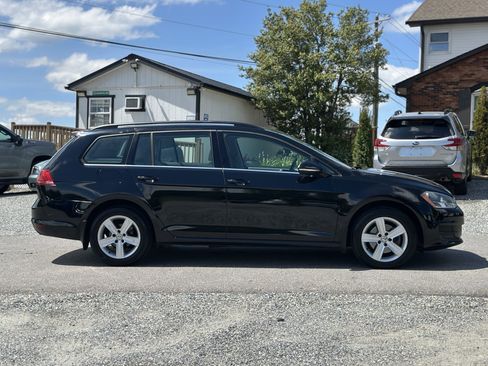 Used 2015 Volkswagen Golf TDI S FWD image 2