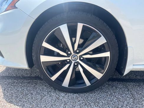 Used 2019 Nissan Altima 2.5 Platinum AWD/4WD image 19