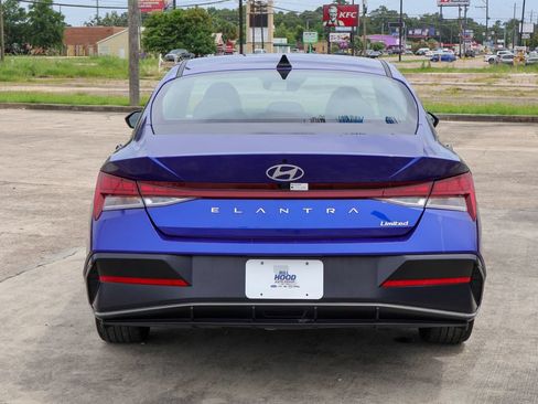 Used 2025 Hyundai Elantra Limited FWD image 21