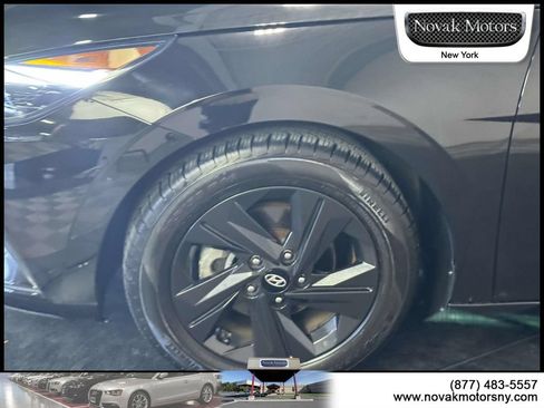 Used 2021 Hyundai Elantra SEL FWD image 5