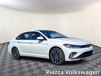 New 2025 Volkswagen Jetta SE image 1
