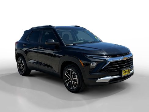 Used 2025 Chevrolet TrailBlazer LT AWD/4WD image 7