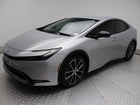 Used 2024 Toyota Prius XLE image 1